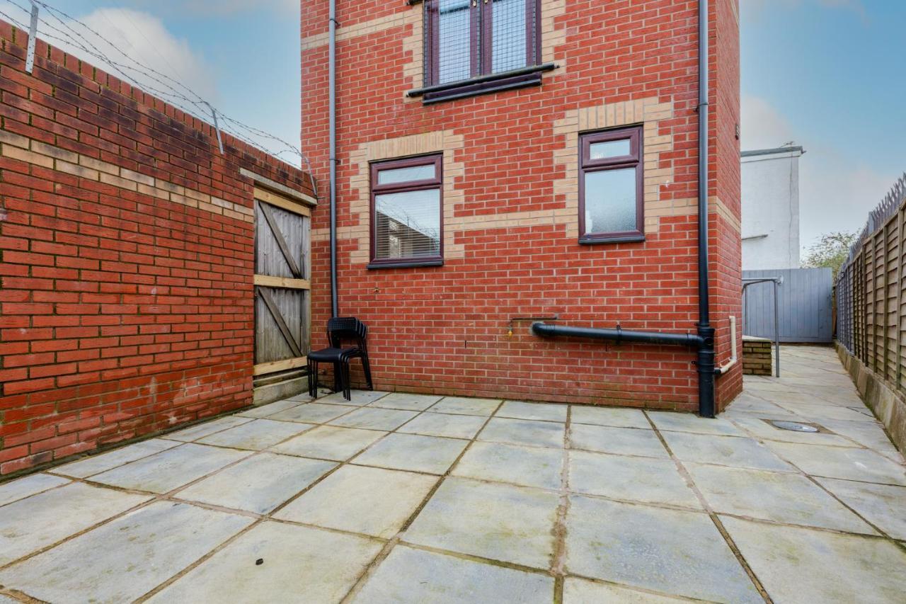 Stayright- 2 Bedroom House, Centrally Located & Close Walk To City Centre كارديف المظهر الخارجي الصورة