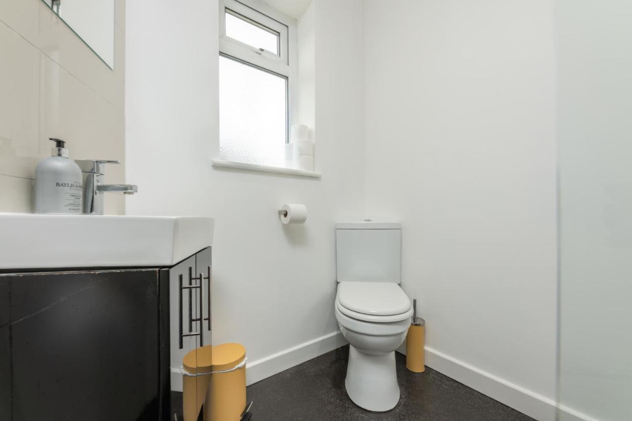 Stayright- 2 Bedroom House, Centrally Located & Close Walk To City Centre كارديف المظهر الخارجي الصورة