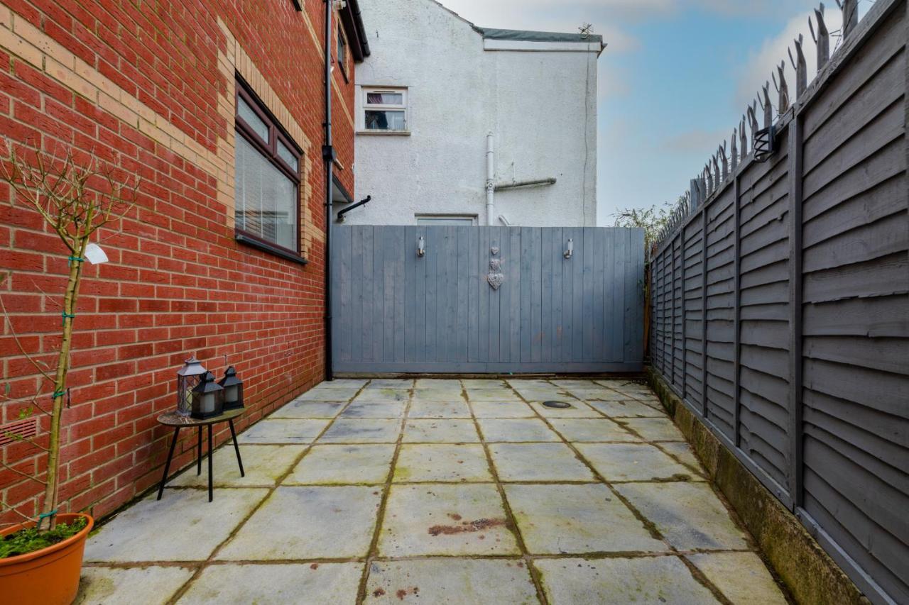 Stayright- 2 Bedroom House, Centrally Located & Close Walk To City Centre كارديف المظهر الخارجي الصورة